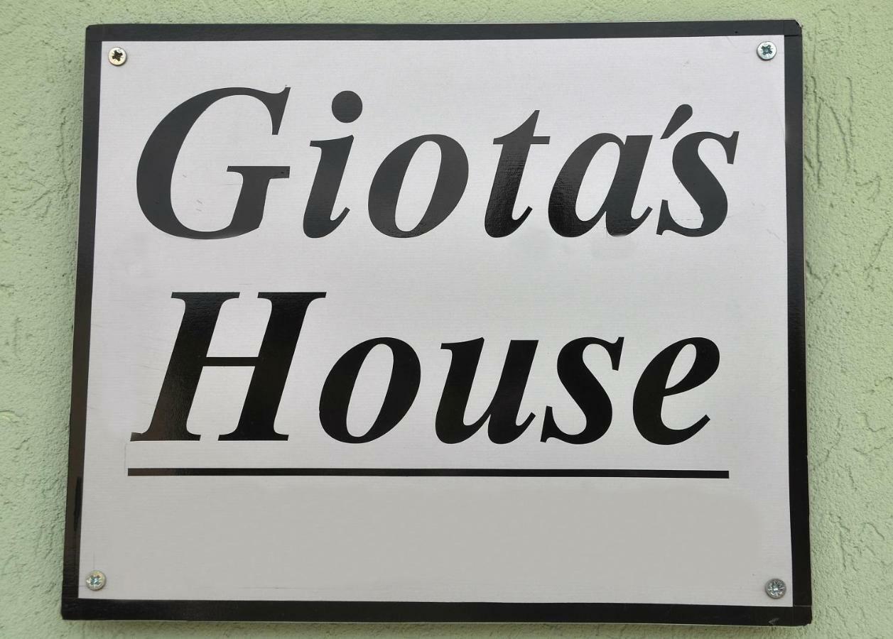 Апартаменты Giota'S House Калампака Экстерьер фото